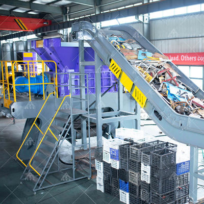 Harga yang bagus 75 kW Kekuatan 13600 kg Berat Operasi otomatis Double Shaft Metal Shredder untuk daur ulang industri on line